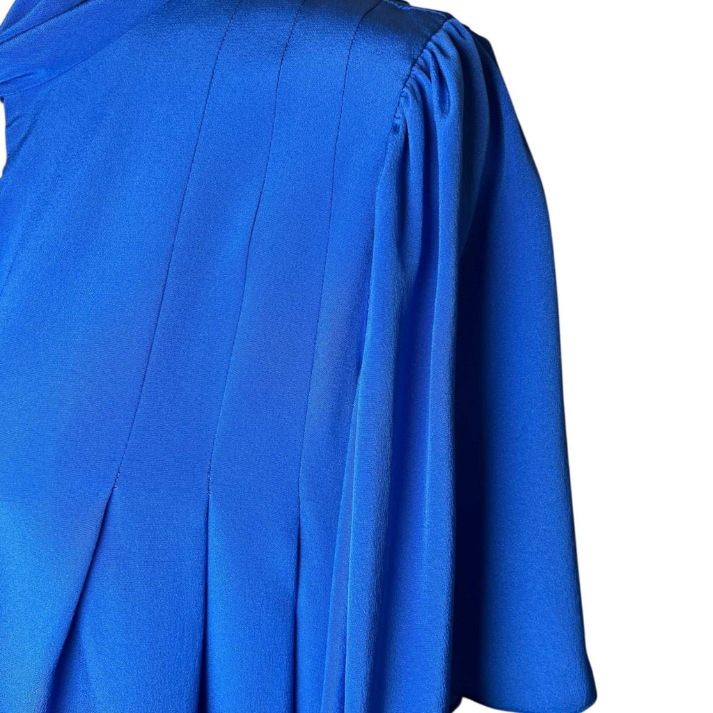 Diane Von Furstenberg Silk Pussybow V Neckline Short Sleeve Blouse – US4 (UK8) – pre-loved